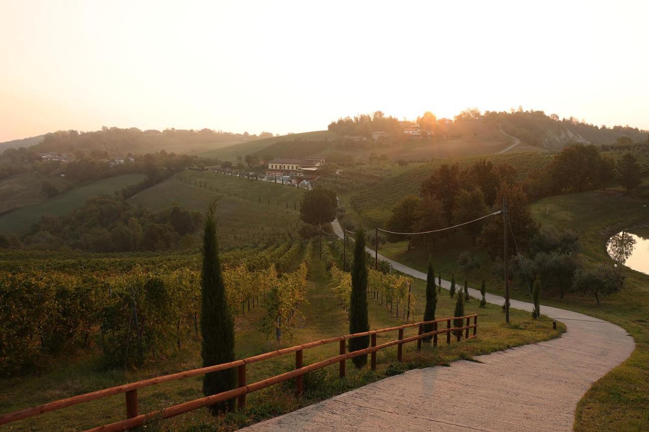 Agriturismo Acetaia Sereni Marano sul Panaro ภายนอก รูปภาพ