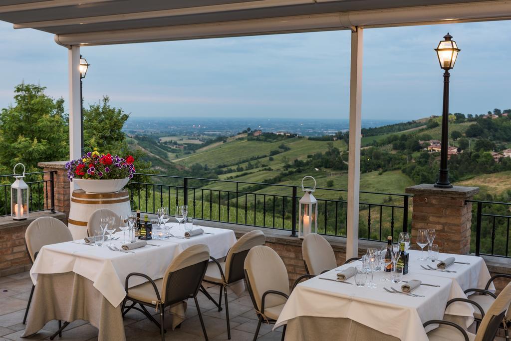Agriturismo Acetaia Sereni Marano sul Panaro ภายนอก รูปภาพ