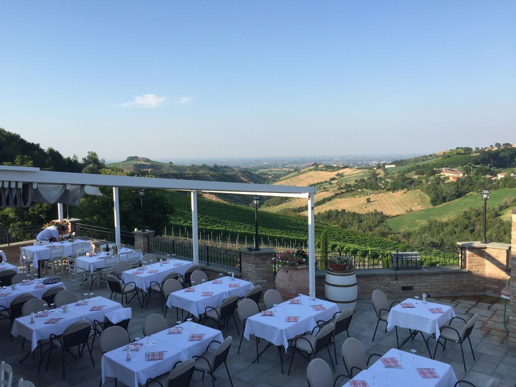 Agriturismo Acetaia Sereni Marano sul Panaro ภายนอก รูปภาพ