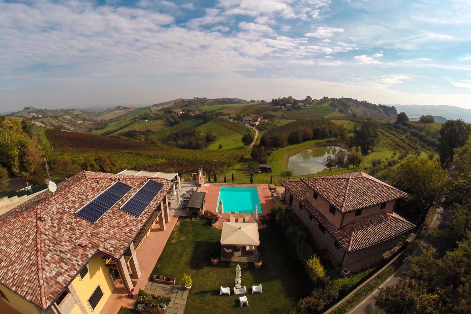 Agriturismo Acetaia Sereni Marano sul Panaro ภายนอก รูปภาพ